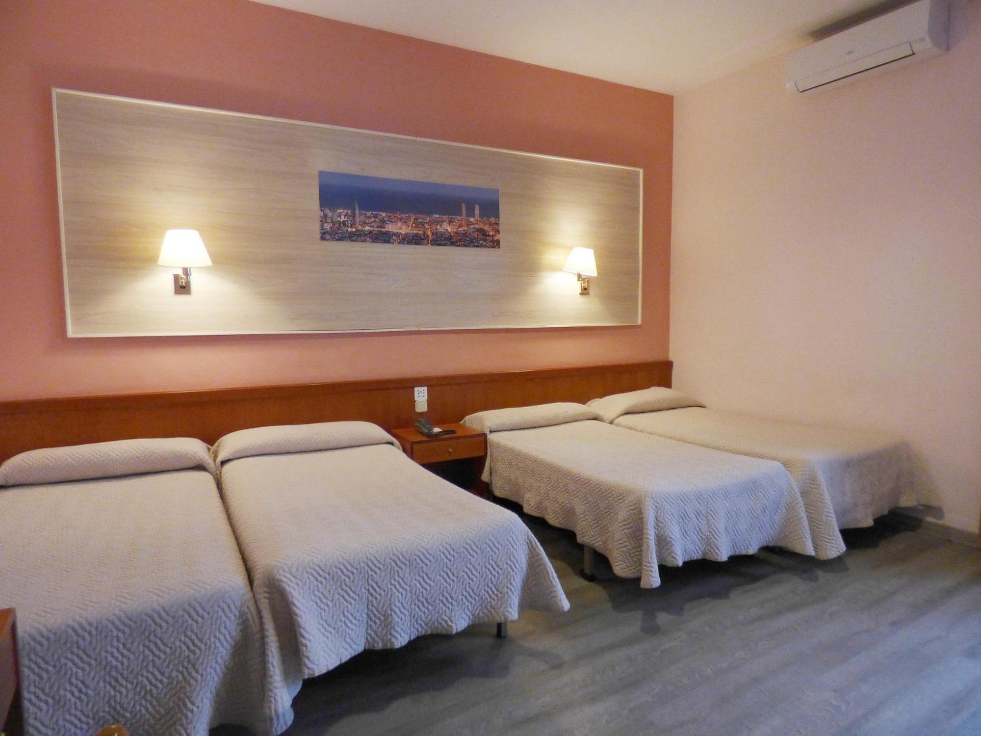 Cuatro Naciones Hotel 2*